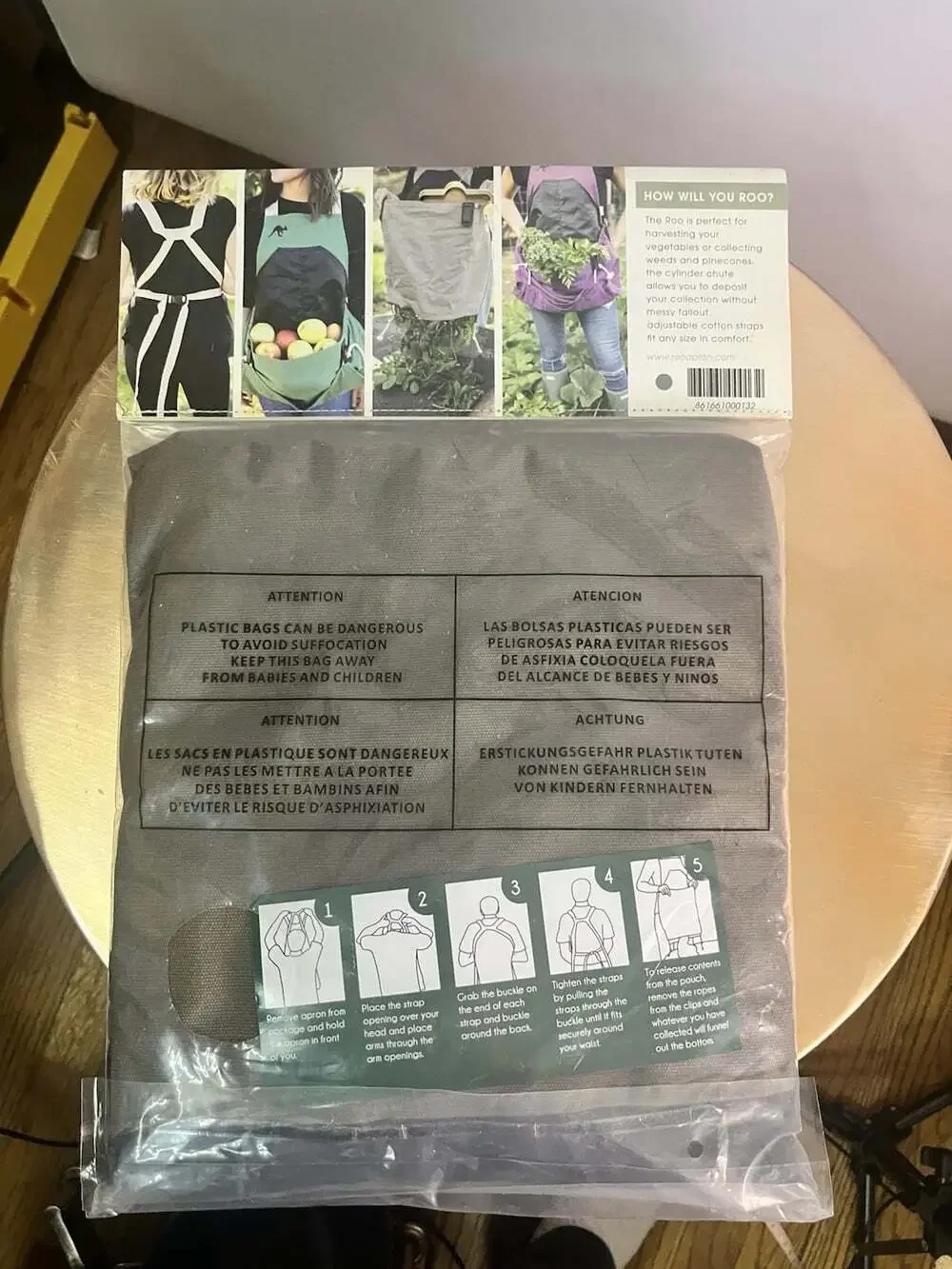 NWT The Roo Gardening Apron Pocket Harvesting Water-Resistant Joey Pouch Tools